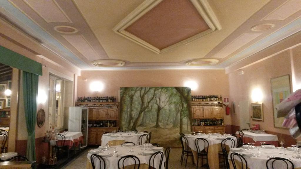 Albergo Ristorante Ferretti Monteluco Ngoại thất bức ảnh