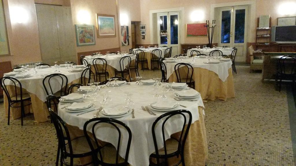 Albergo Ristorante Ferretti Monteluco Ngoại thất bức ảnh